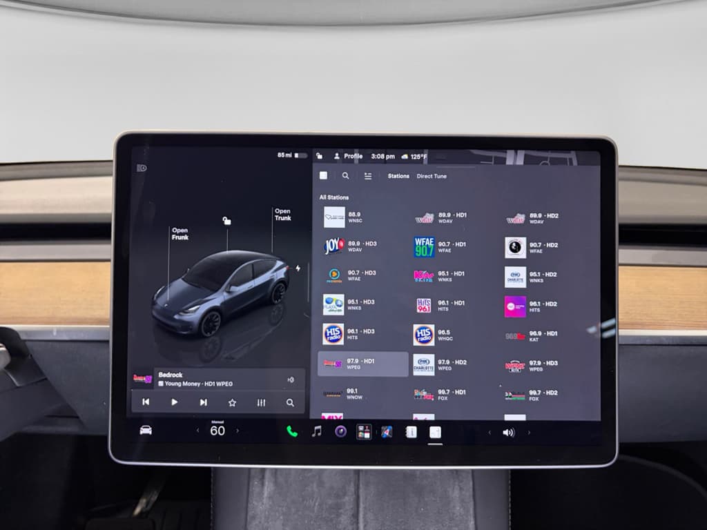 2023 Tesla Model Y view 11