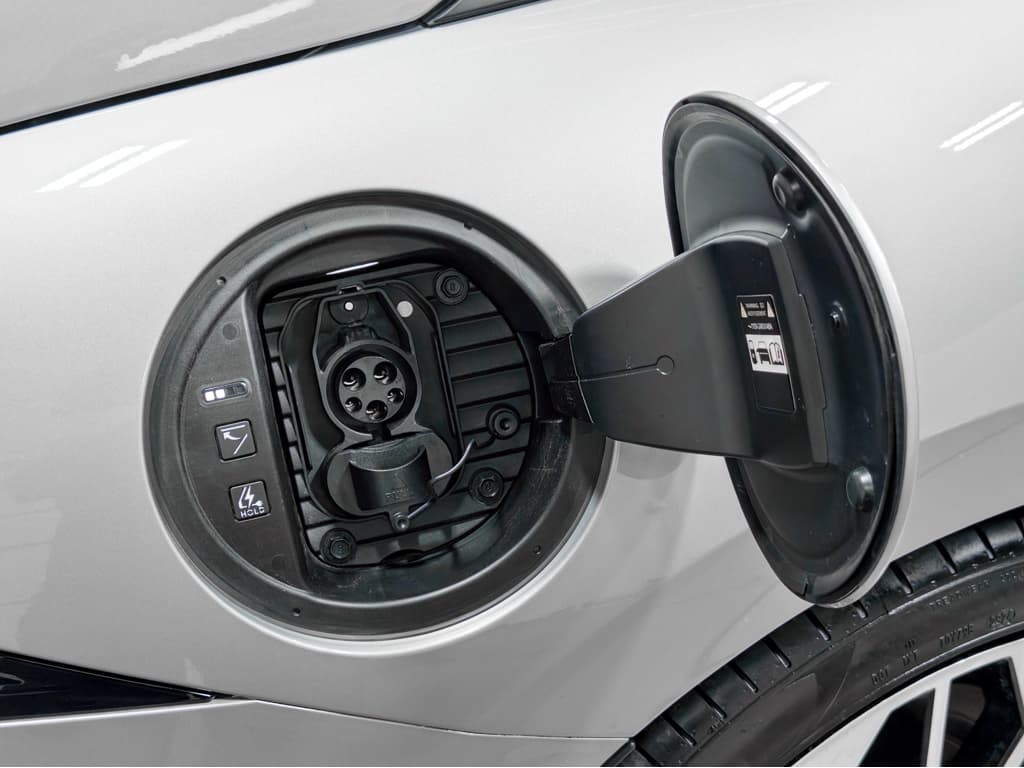 2023 Hyundai IONIQ 6 view 5