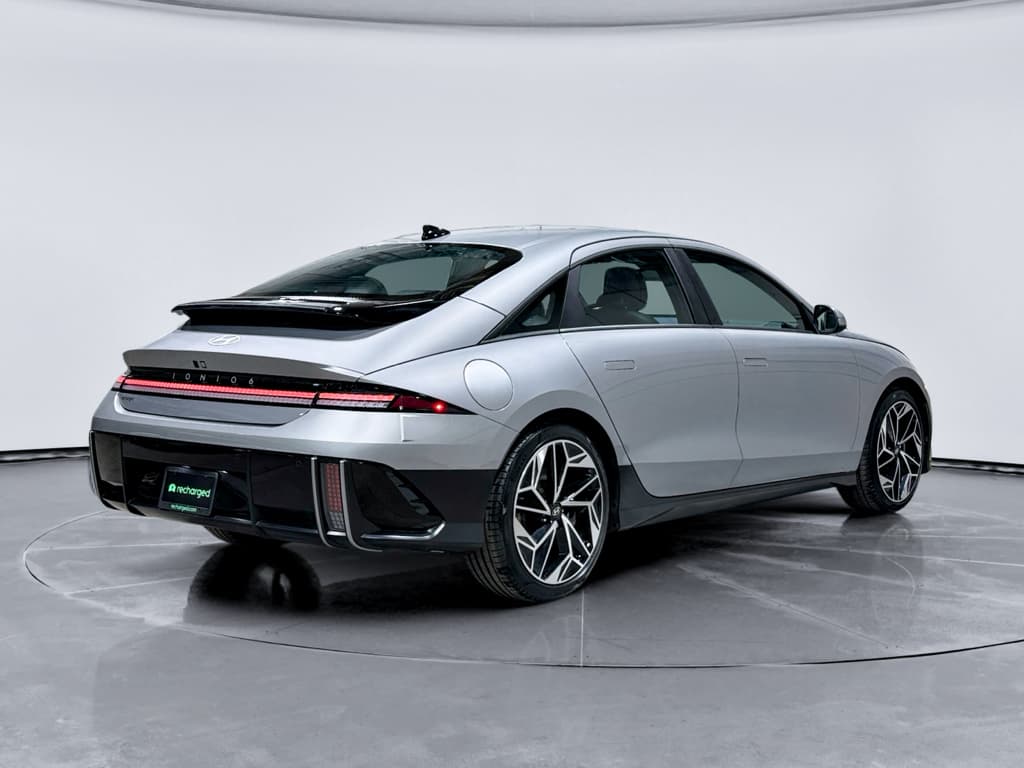 2023 Hyundai IONIQ 6 view 3