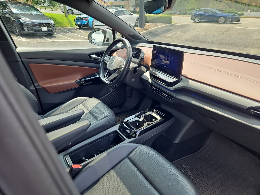 2021 Volkswagen ID.4 view 10