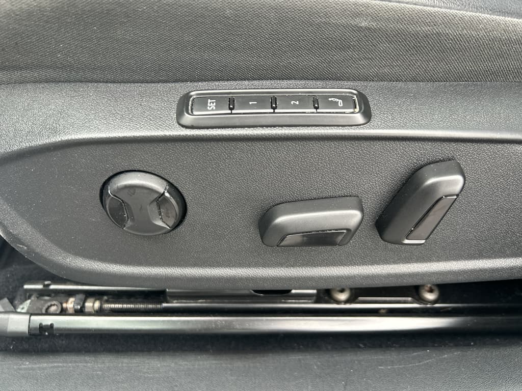2021 Volkswagen ID.4 view 7
