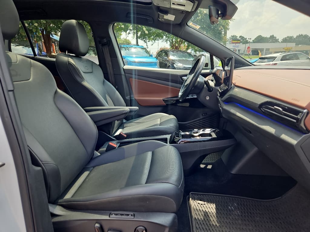 2021 Volkswagen ID.4 view 9