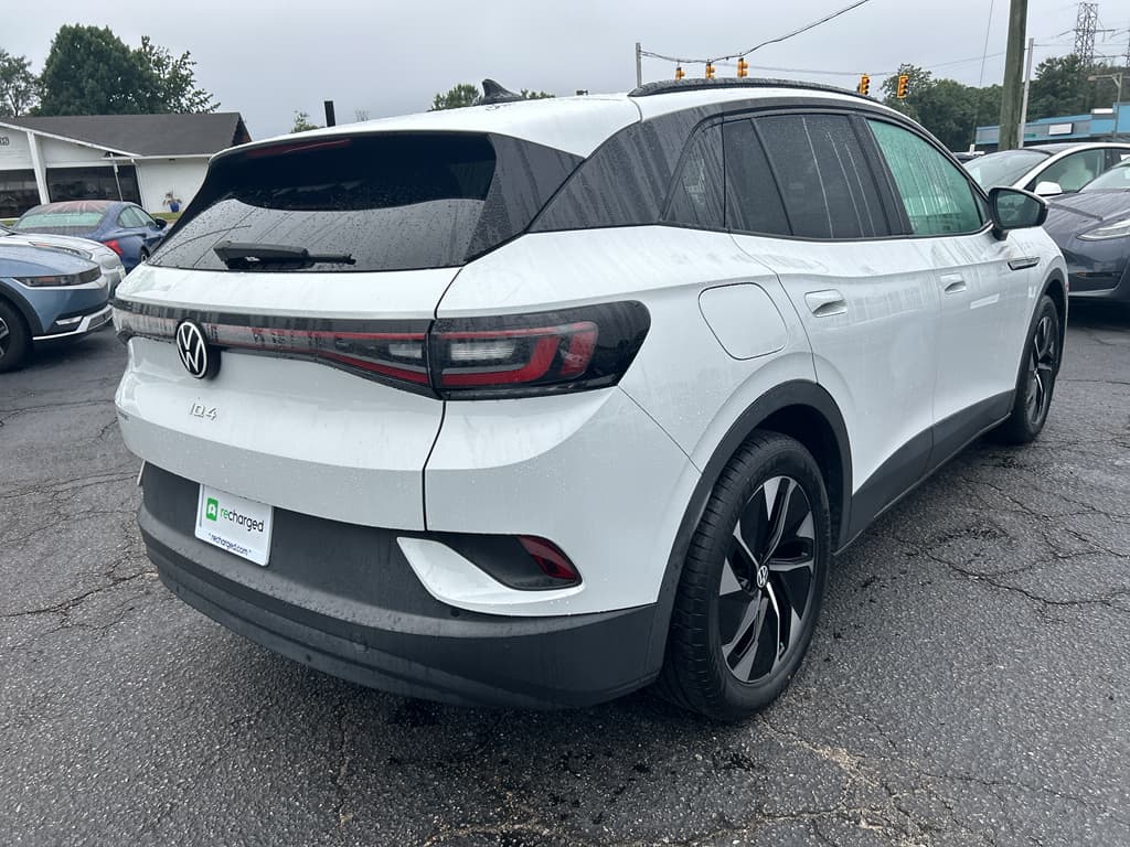 2021 Volkswagen ID.4 view 3