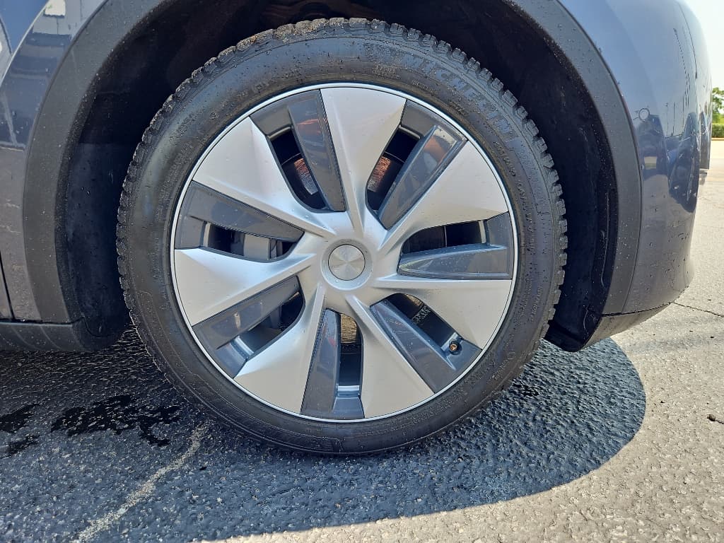2020 Tesla Model Y view 29