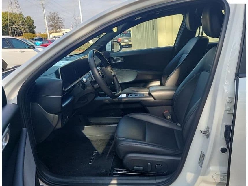 2023 Hyundai IONIQ 6 view 3