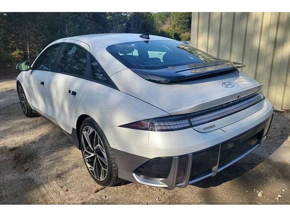 2023 Hyundai IONIQ 6 view 4