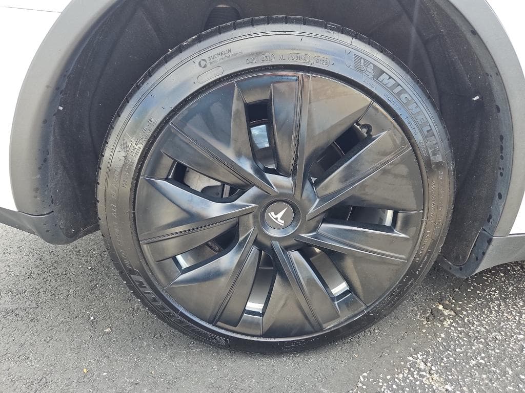 2020 Tesla Model Y view 26