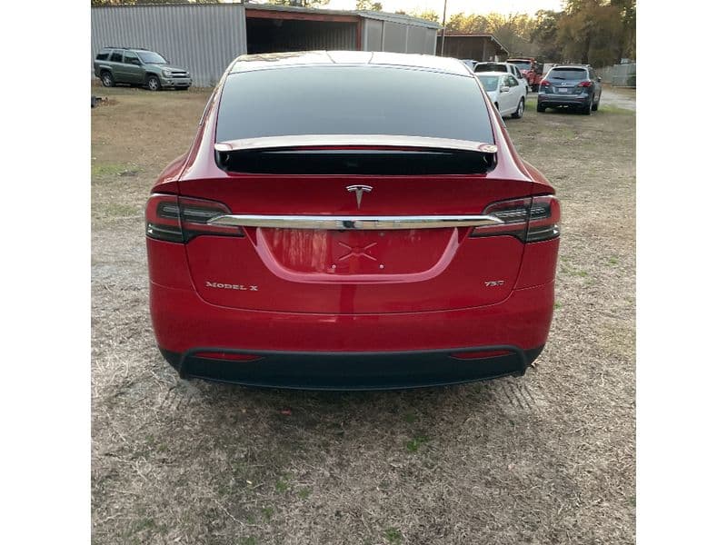 2017 Tesla Model X view 4