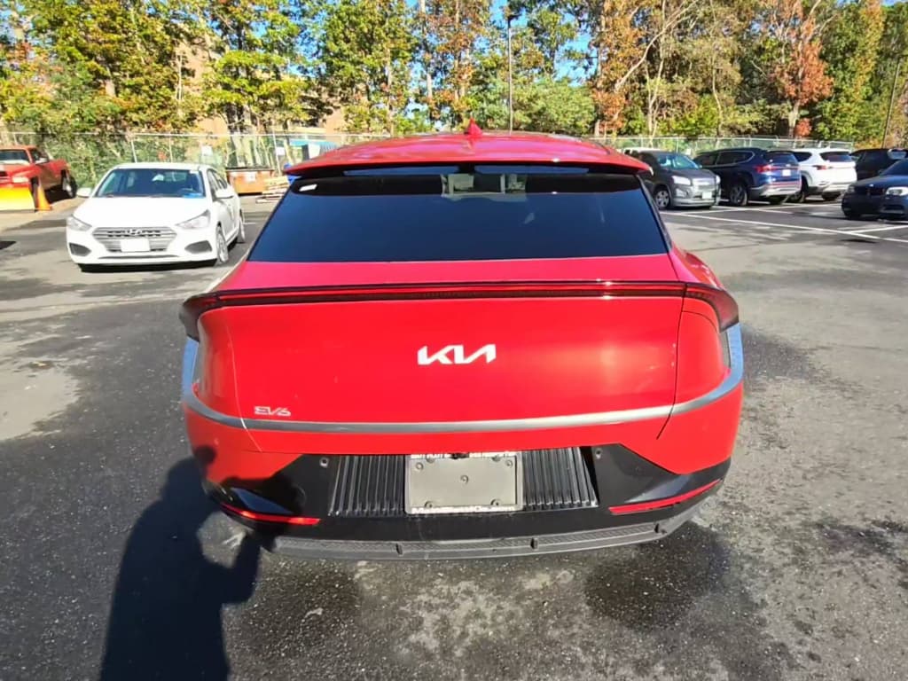 2022 Kia EV6 view 3