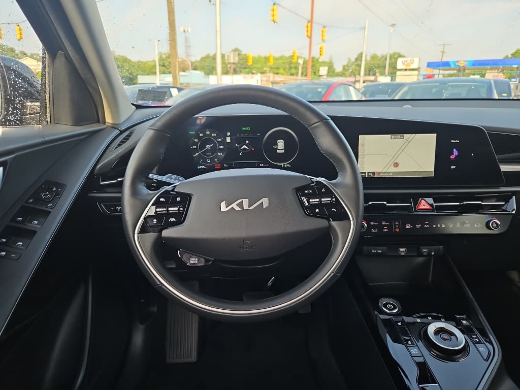 2023 Kia Niro EV view 7