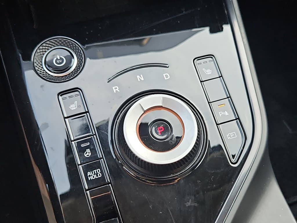 2023 Kia Niro EV view 18
