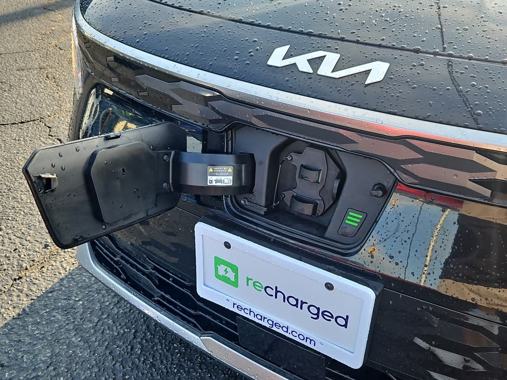 2023 Kia Niro EV view 5