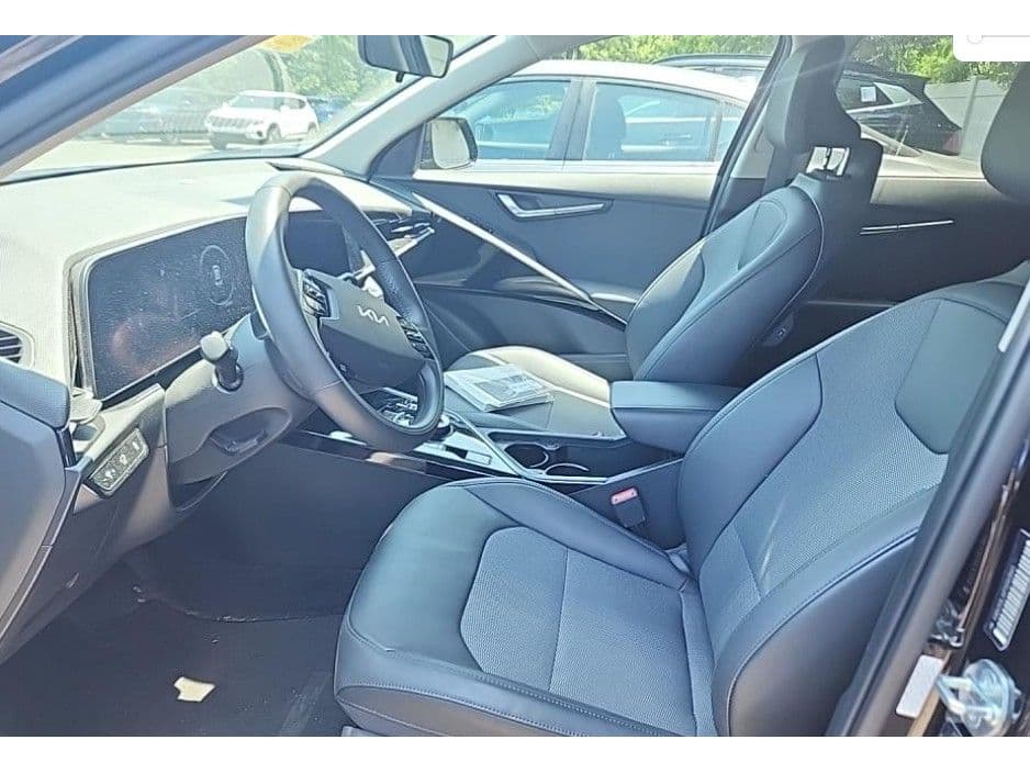 2023 Kia Niro EV view 4