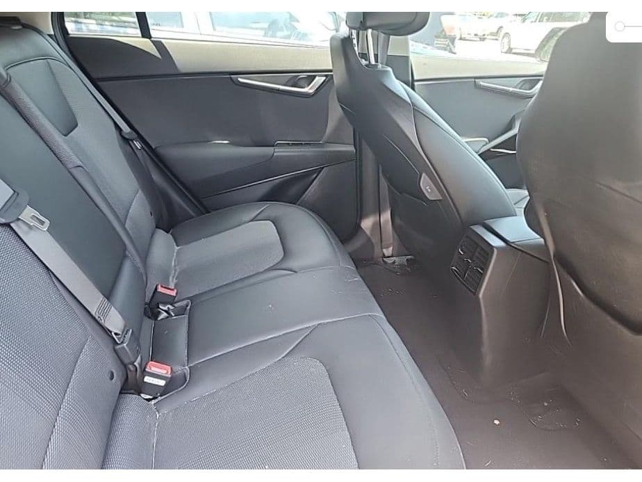 2023 Kia Niro EV view 5
