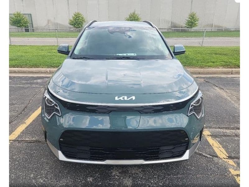2023 Kia Niro EV view 3