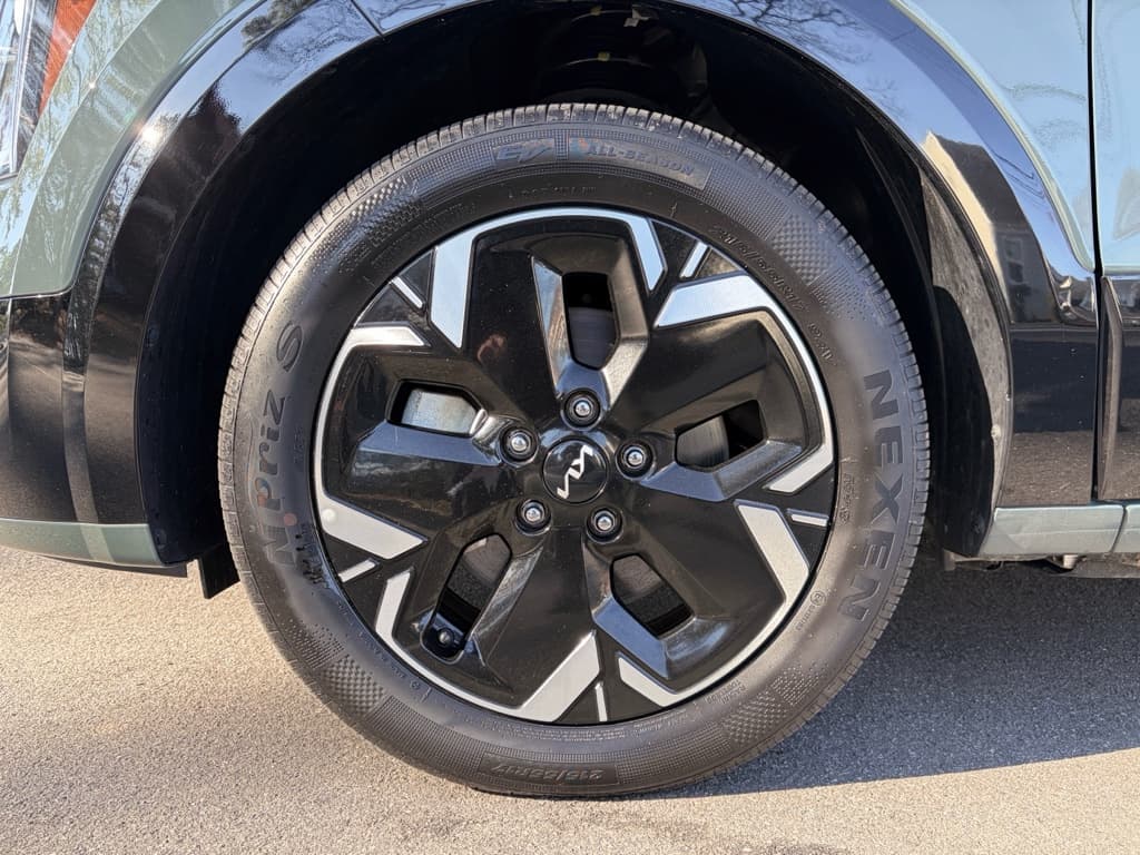 2023 Kia Niro EV view 37