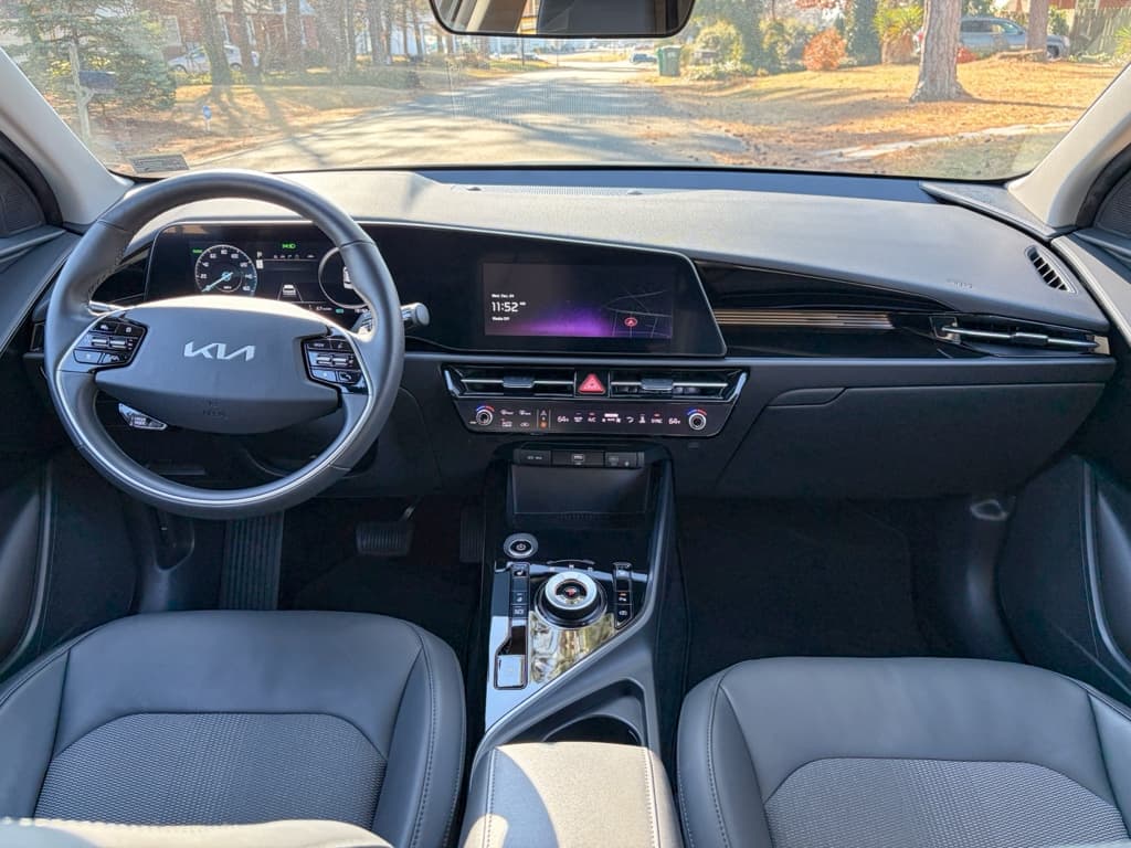 2023 Kia Niro EV view 17
