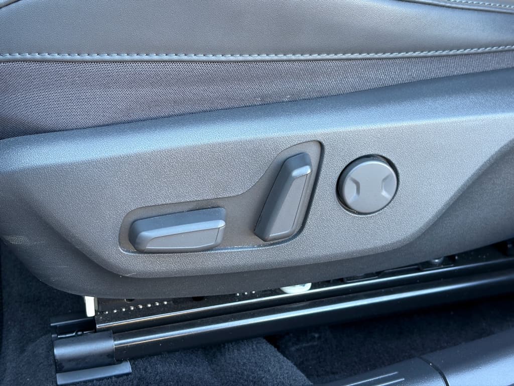 2023 Kia Niro EV view 6