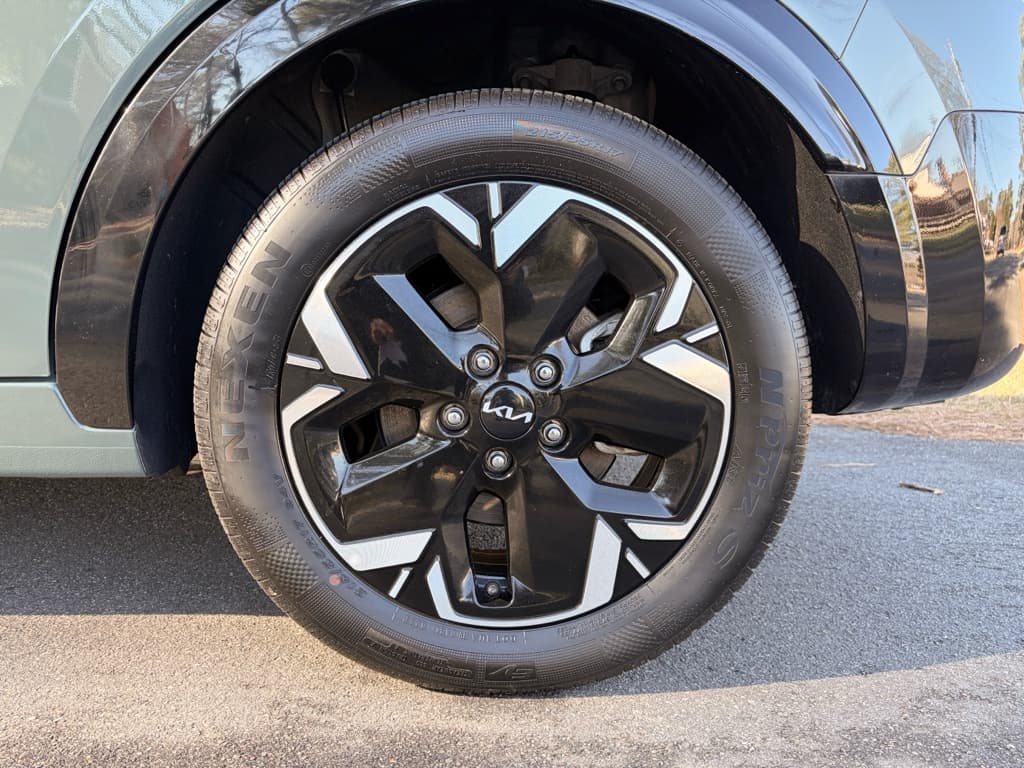 2023 Kia Niro EV view 35