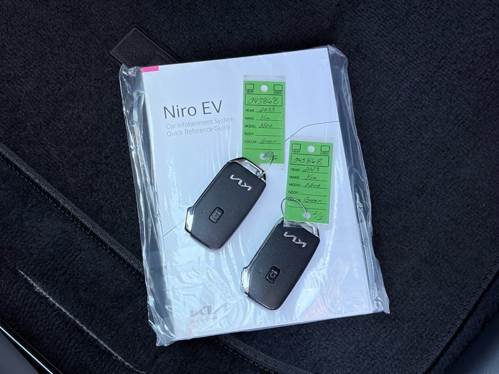 2023 Kia Niro EV view 24