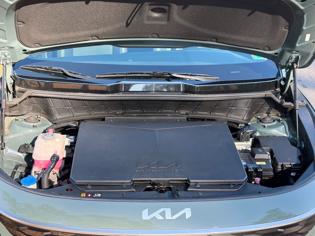 2023 Kia Niro EV view 25