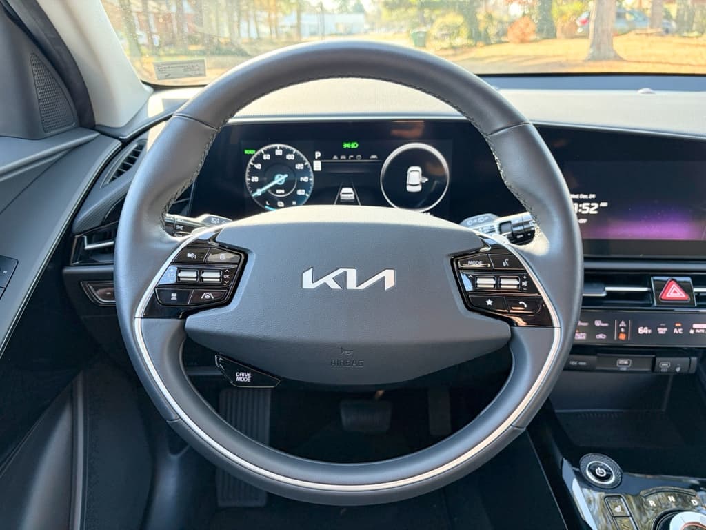2023 Kia Niro EV view 8