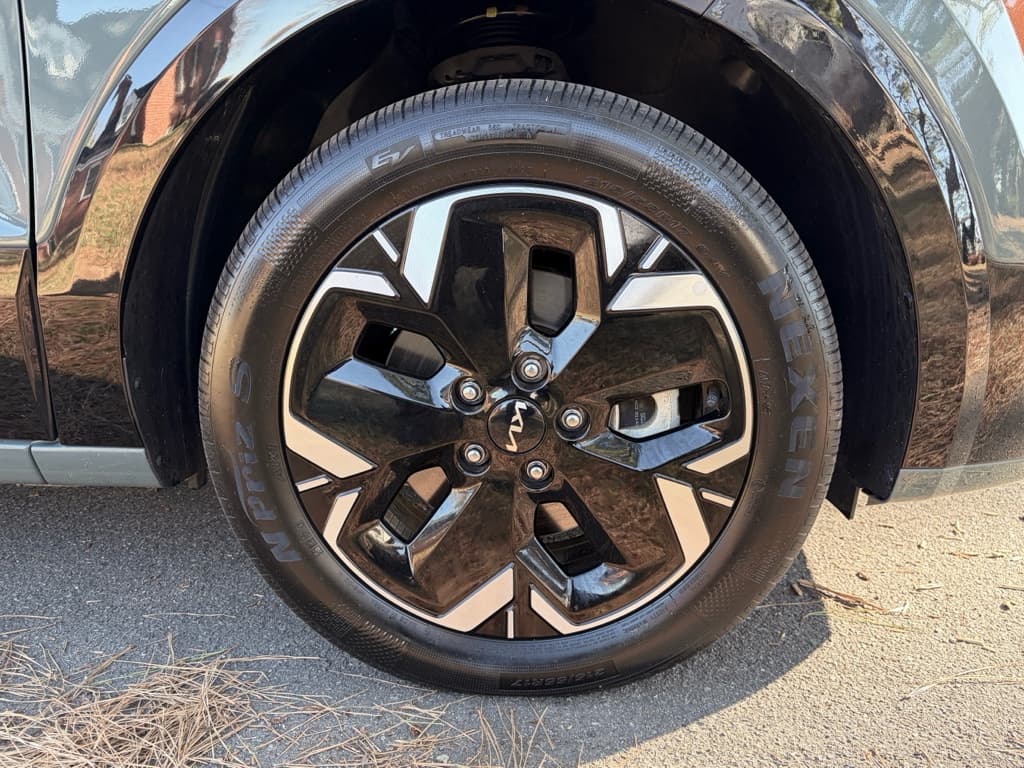 2023 Kia Niro EV view 31