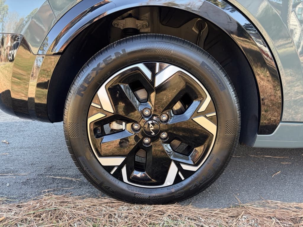 2023 Kia Niro EV view 33