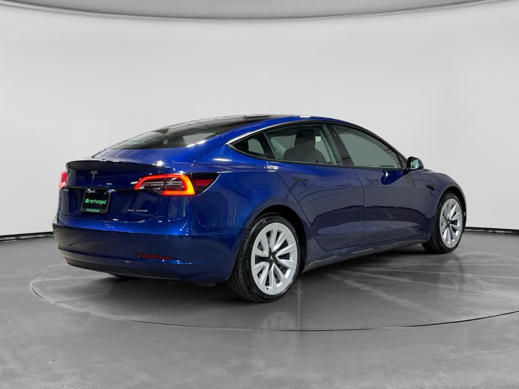 2021 Tesla Model 3 view 3
