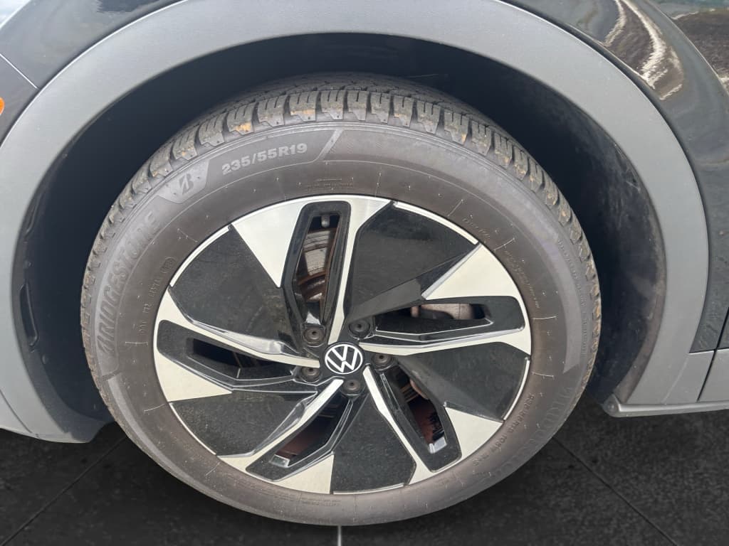 2022 Volkswagen ID.4 view 13