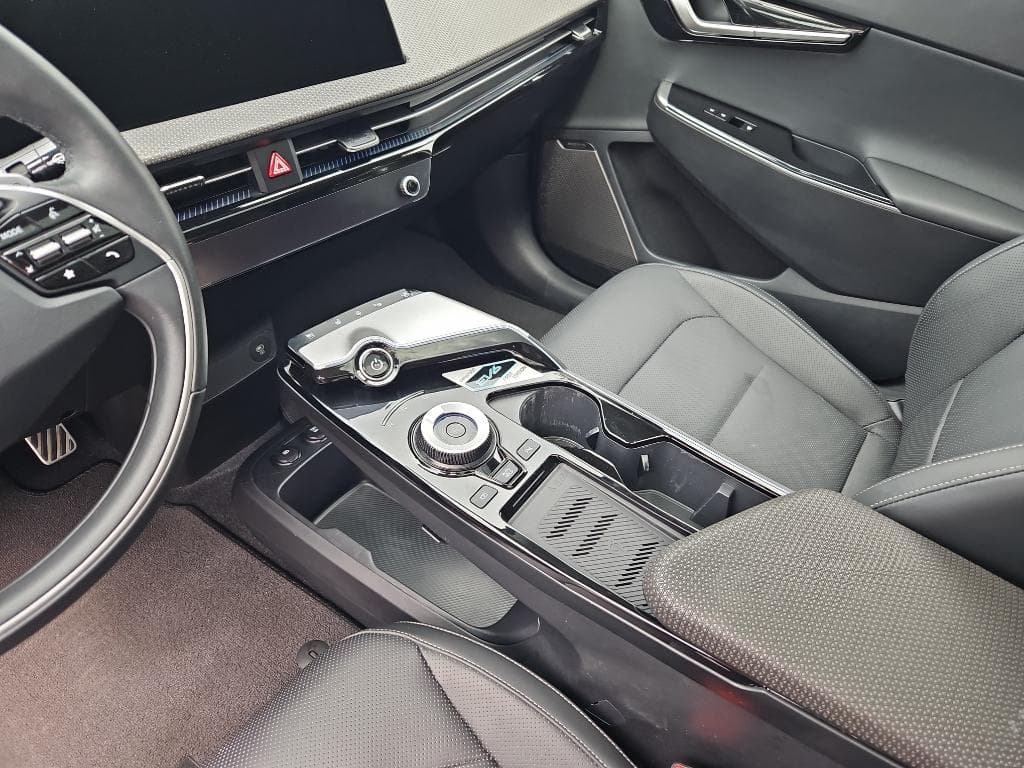 2022 Kia EV6 view 16