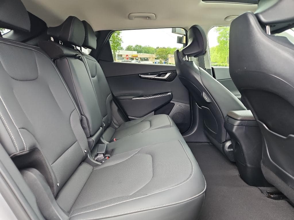 2022 Kia EV6 view 21