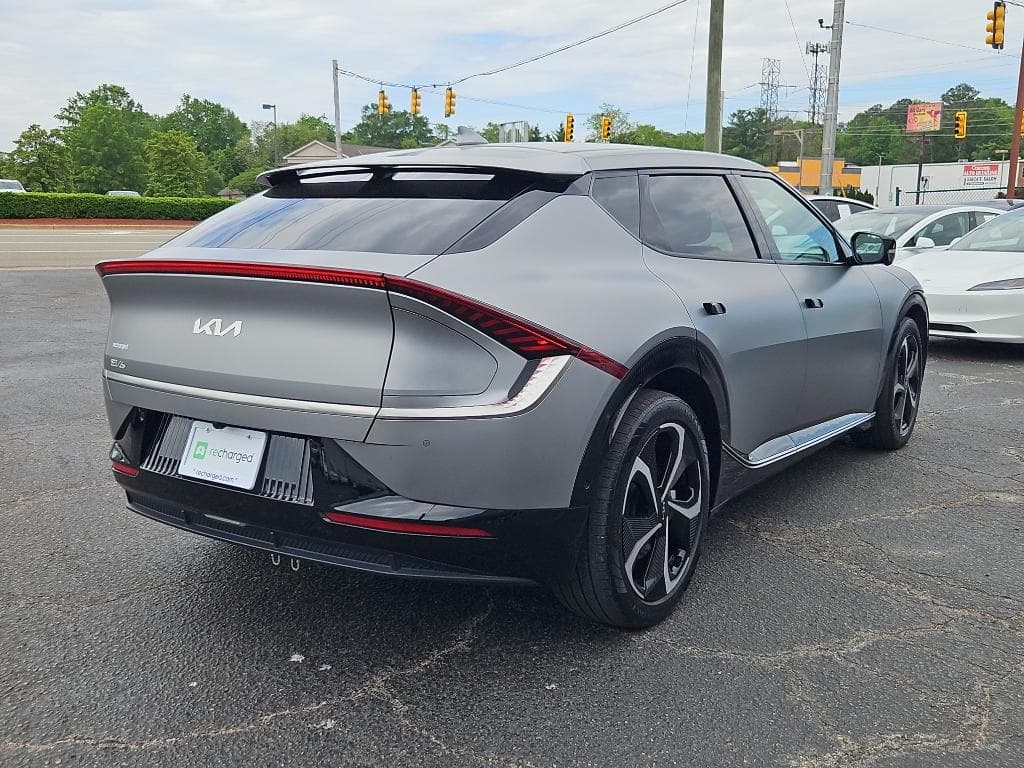 2022 Kia EV6 view 3