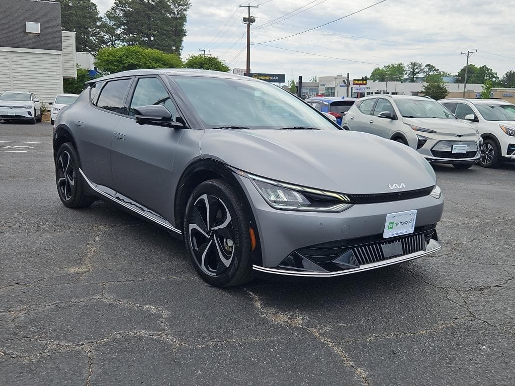 2022 Kia EV6 view 4