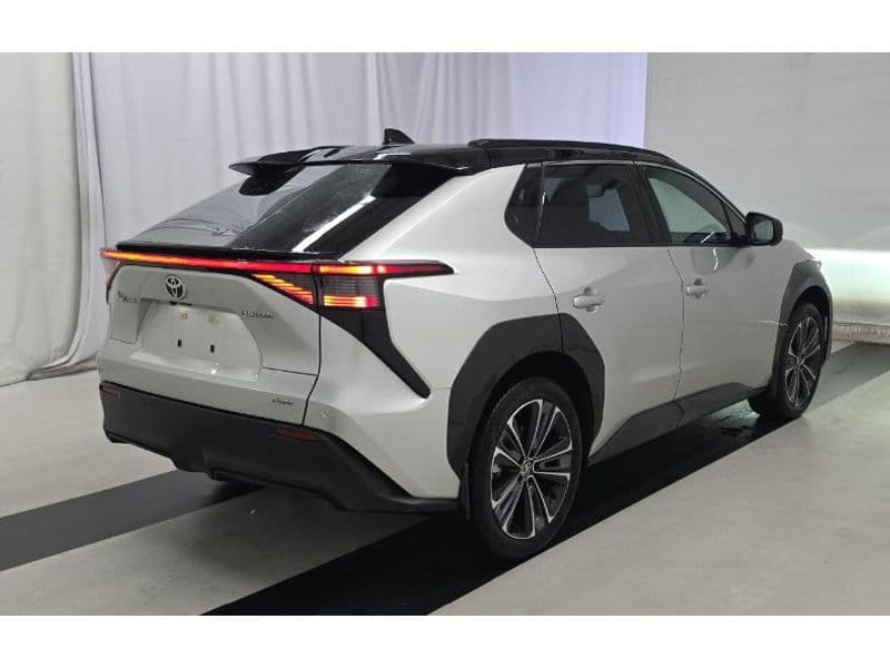 2023 Toyota bZ4X view 3