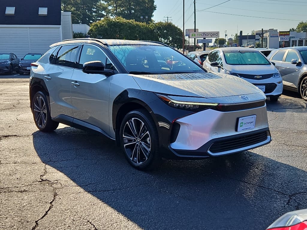 2023 Toyota bZ4X view 4