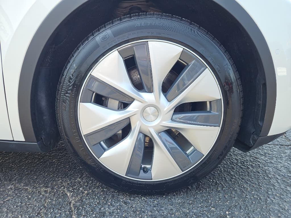 2020 Tesla Model Y view 30