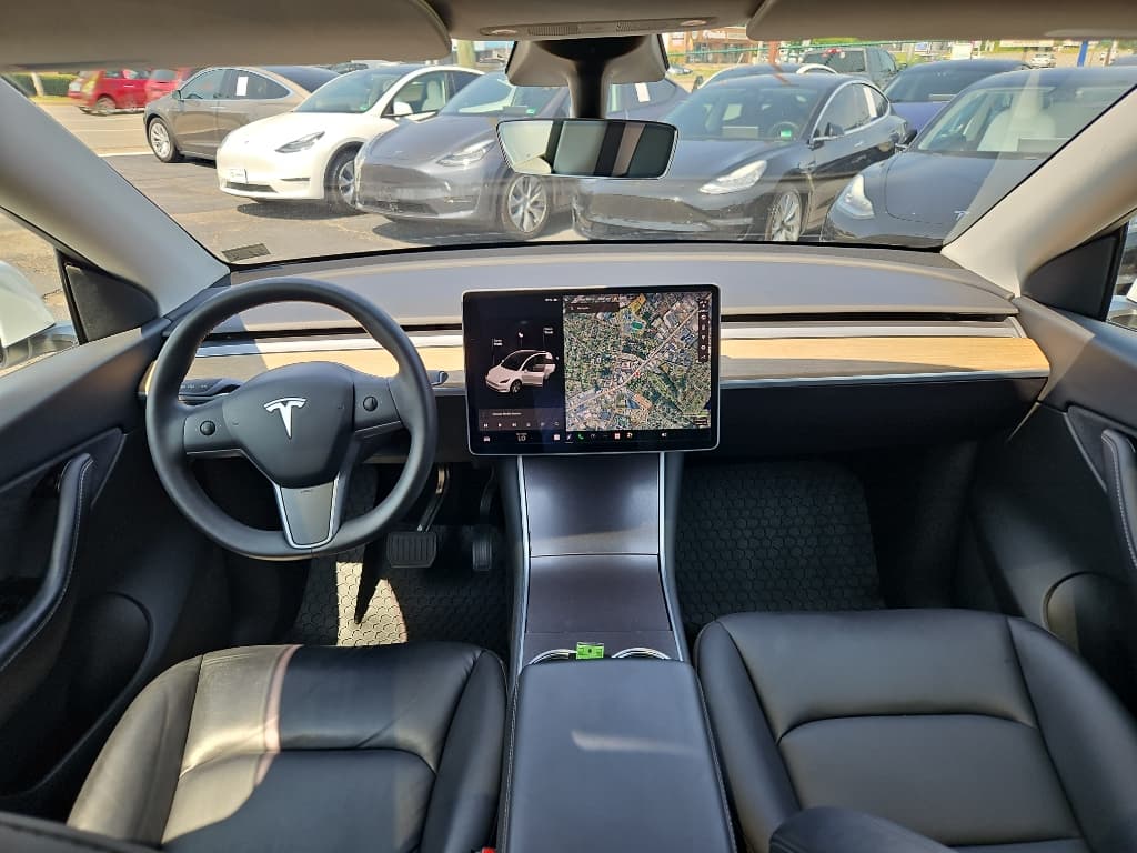 2020 Tesla Model Y view 15