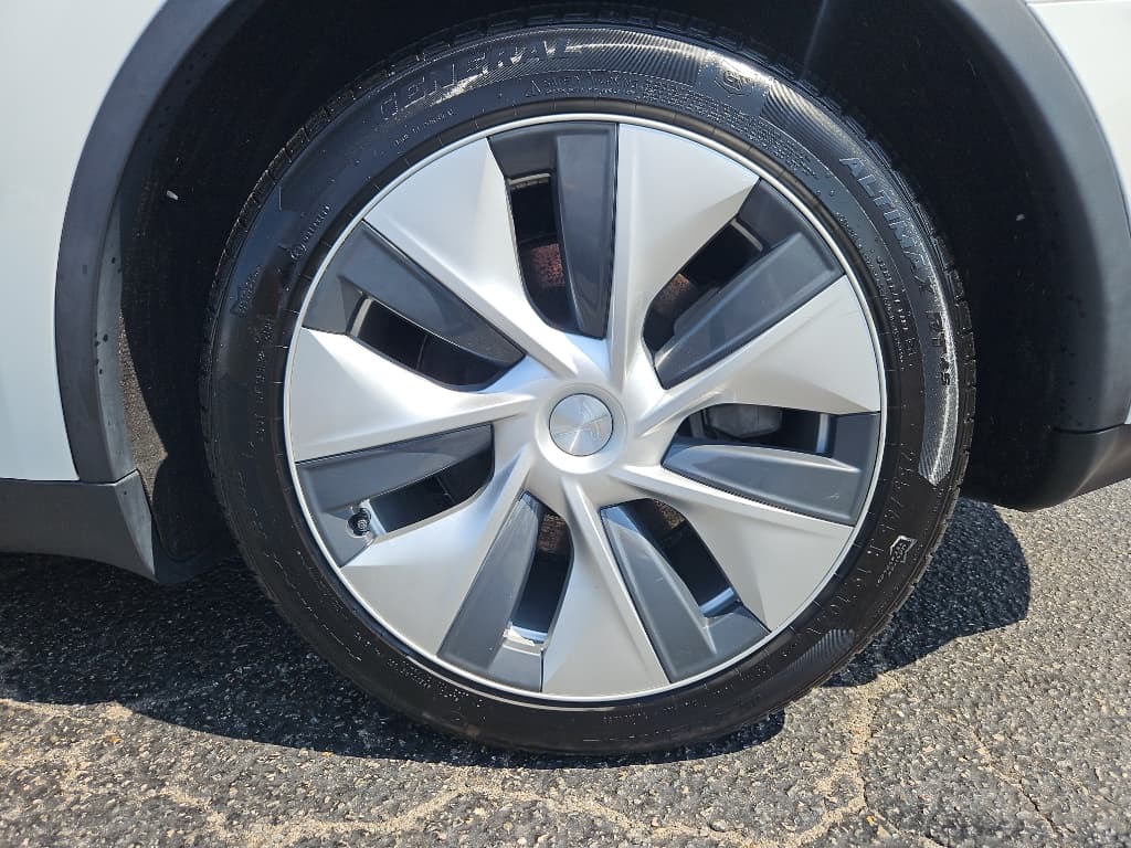 2020 Tesla Model Y view 26