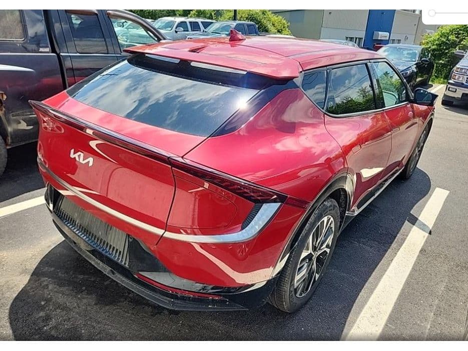 2022 Kia EV6 view 4