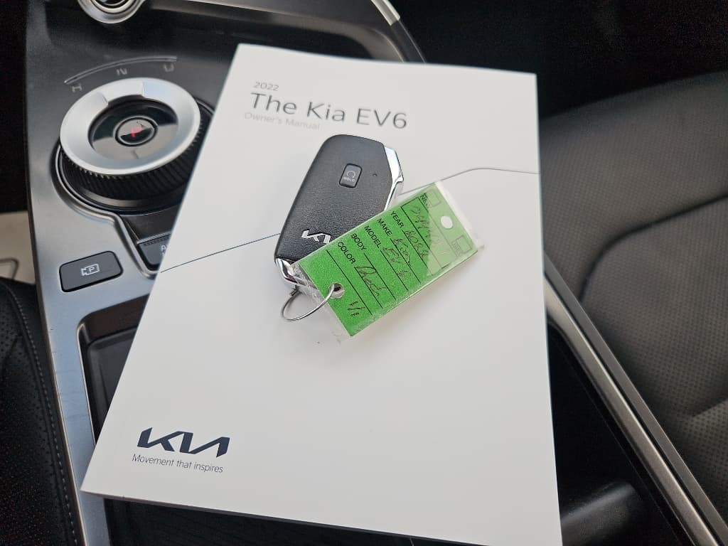 2022 Kia EV6 view 22