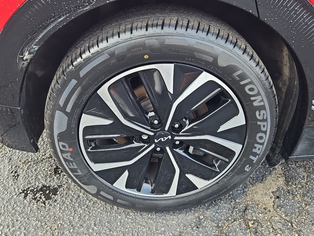 2022 Kia EV6 view 32