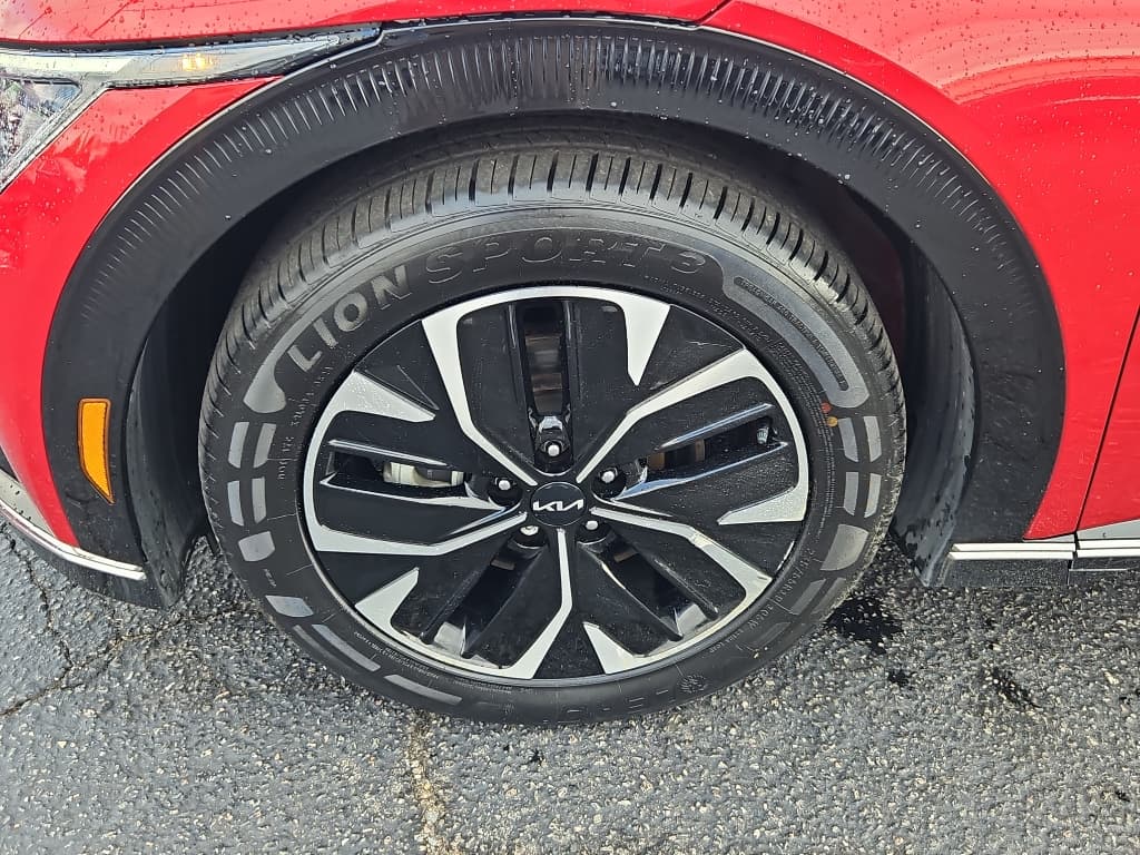 2022 Kia EV6 view 28