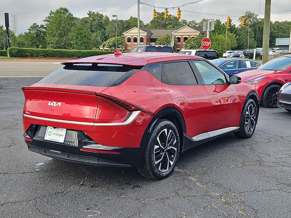 2022 Kia EV6 view 3