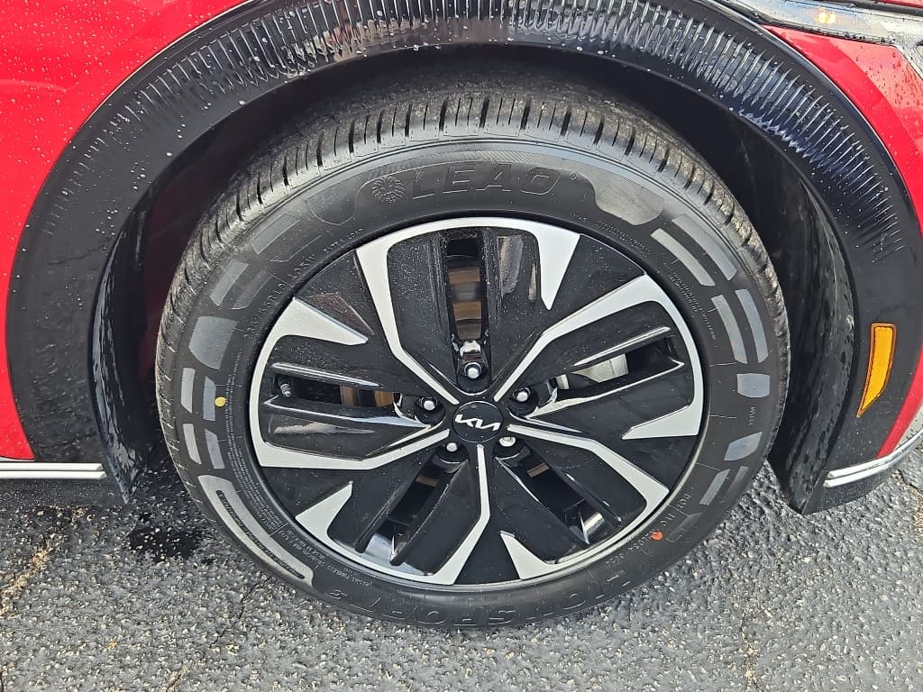 2022 Kia EV6 view 34