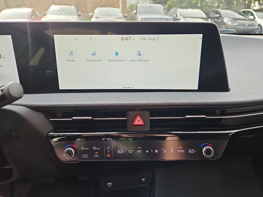 2022 Kia EV6 view 12