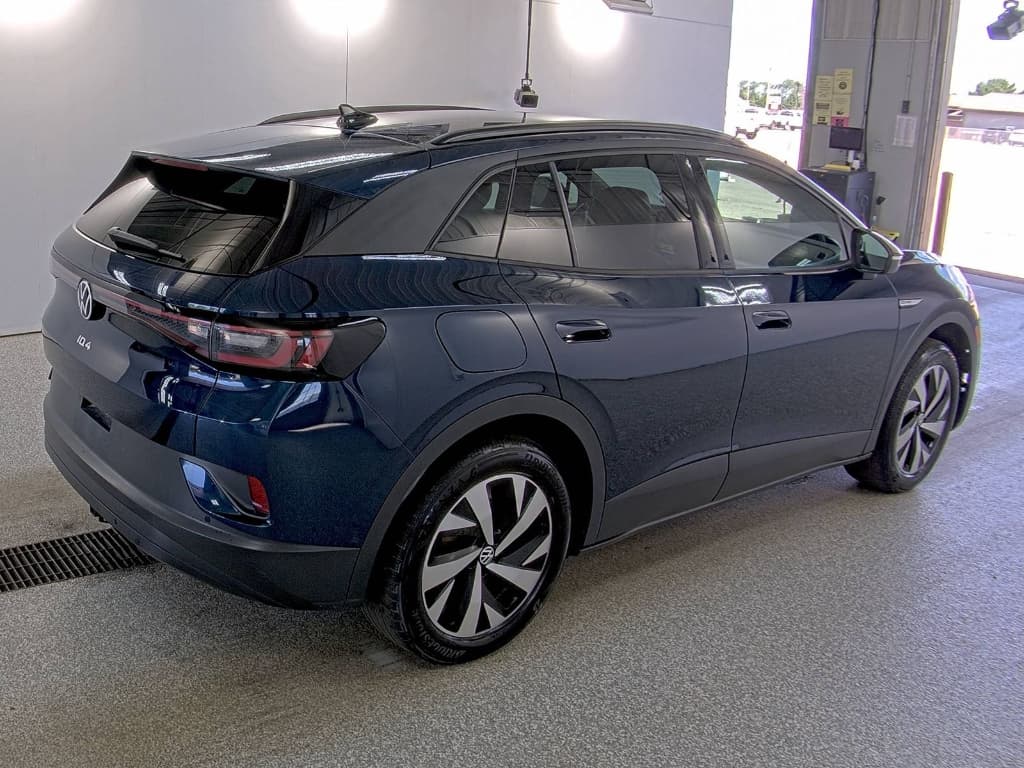 2023 Volkswagen ID.4 view 3