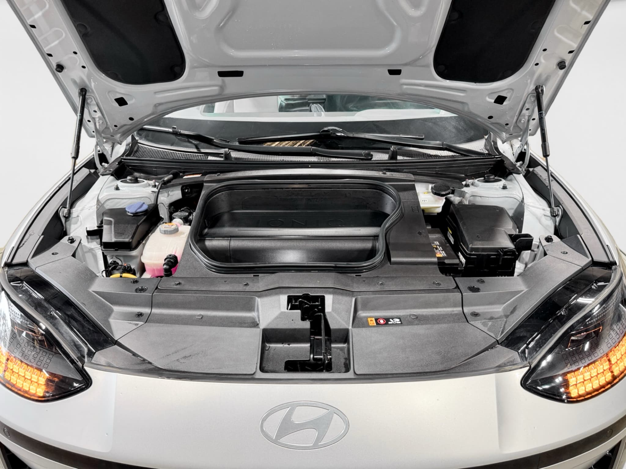 2023 Hyundai IONIQ 6 view 24