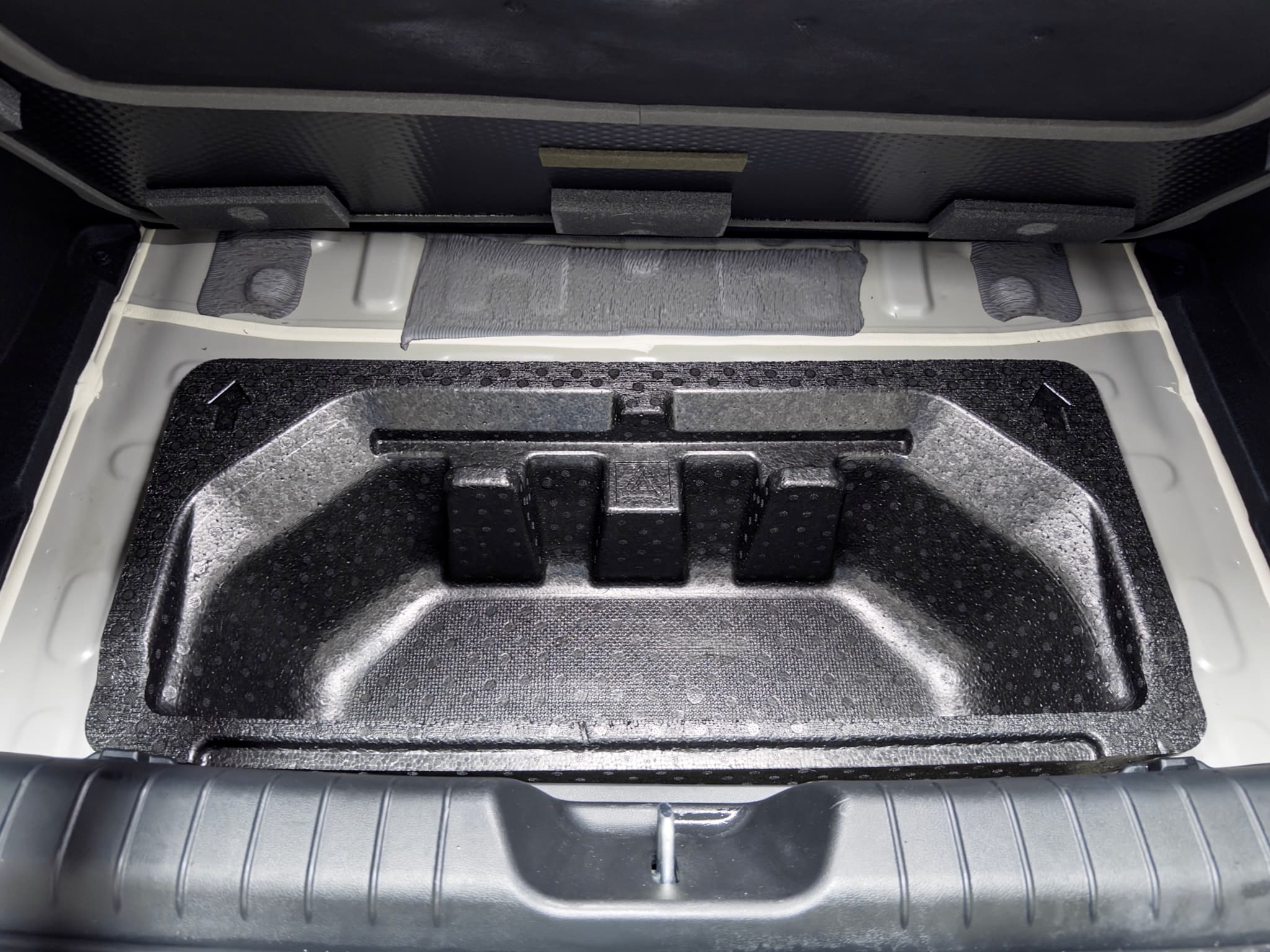 2023 Hyundai IONIQ 6 view 27