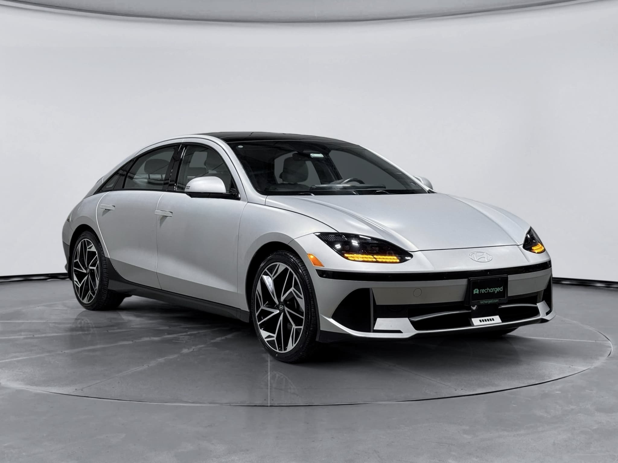 2023 Hyundai IONIQ 6 view 4